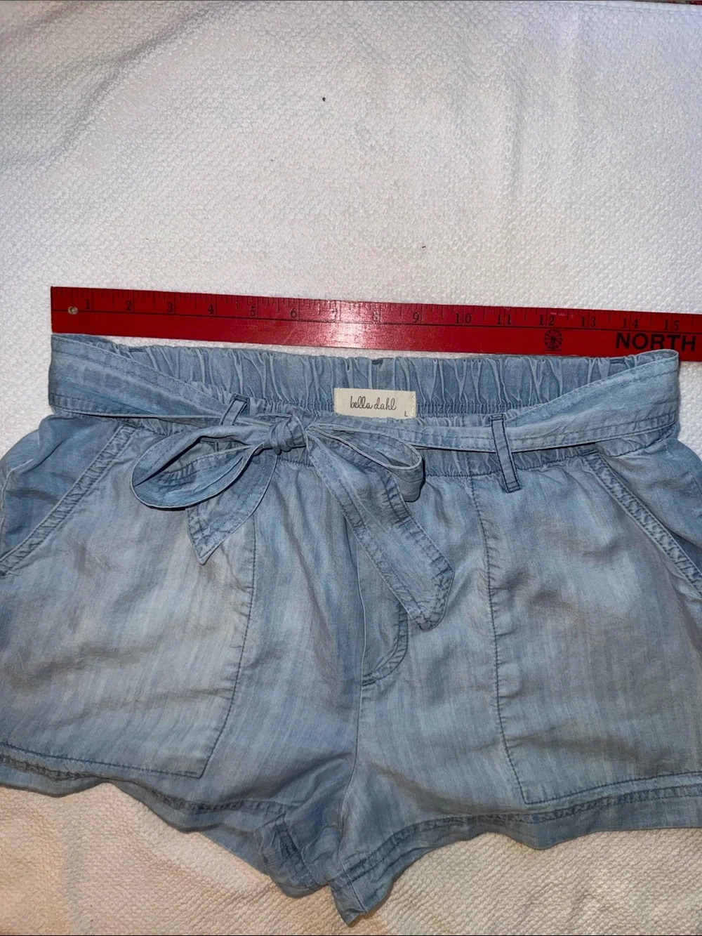 BELLA DAHL Chambray Tie Waist Pull-On Shorts Blue Lyocell Size L